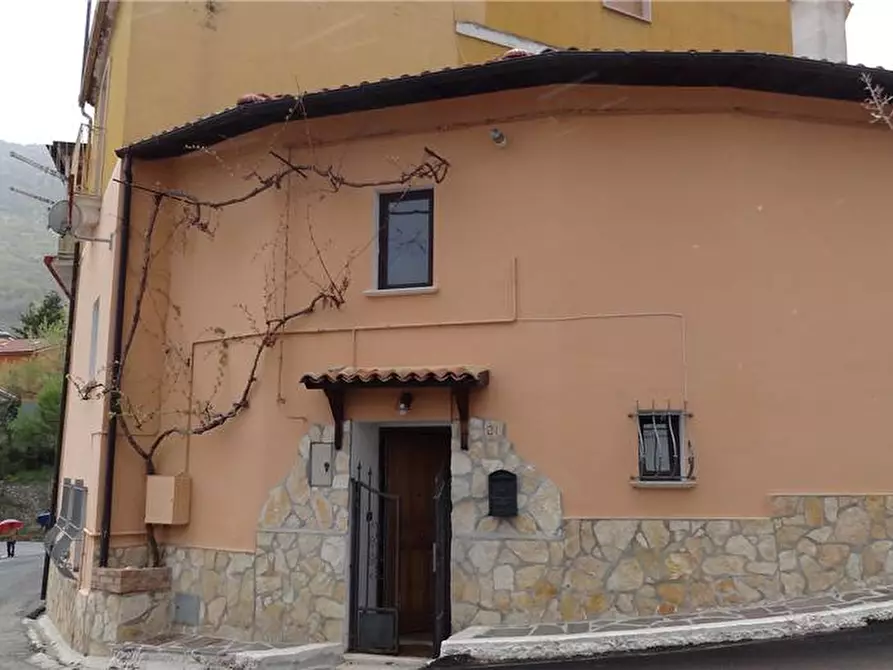 Immagine 1 di Villa in vendita  a Prezza