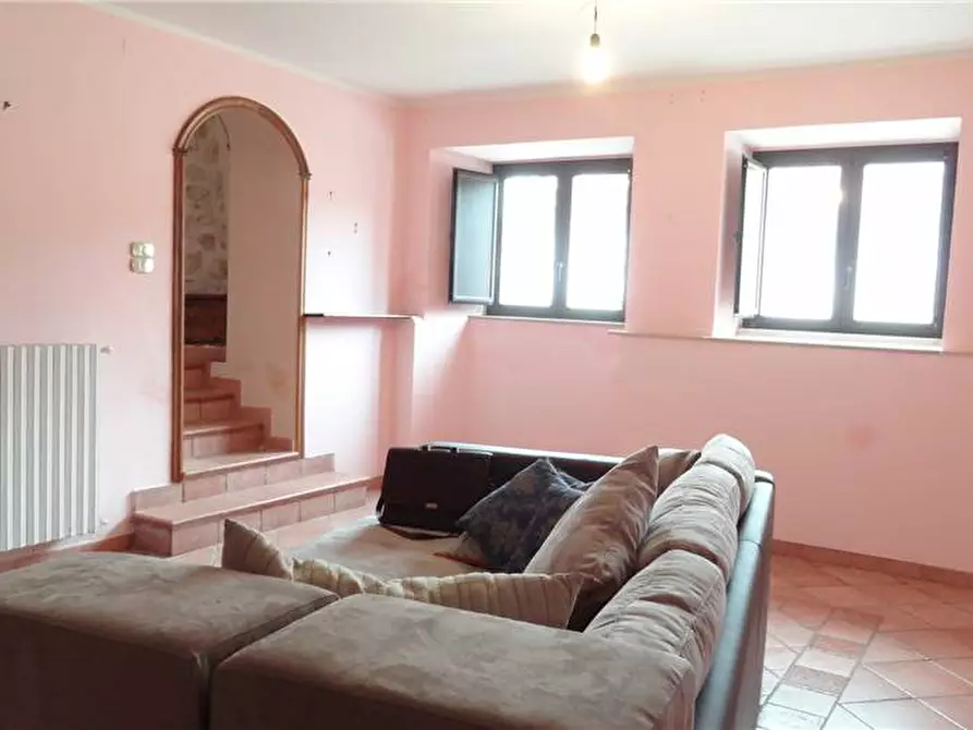 Immagine 2 di Villa in vendita  a Prezza
