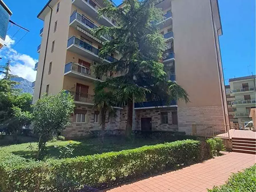 Immagine 1 di Appartamento in vendita  a Sulmona