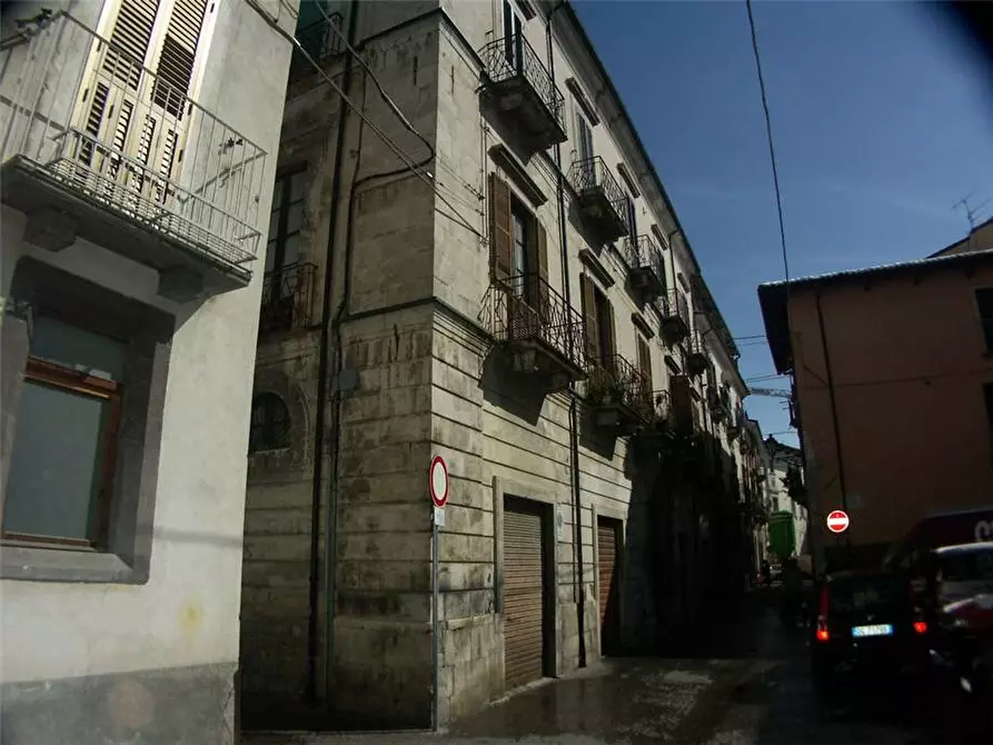 Immagine 2 di Stabile in vendita  a Sulmona
