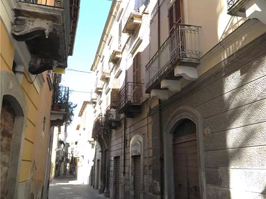 Immagine 3 di Stabile in vendita  a Sulmona