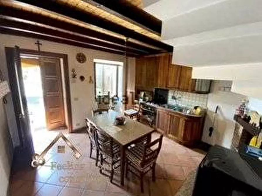 Immagine 4 di Villa in vendita  a Capizzone