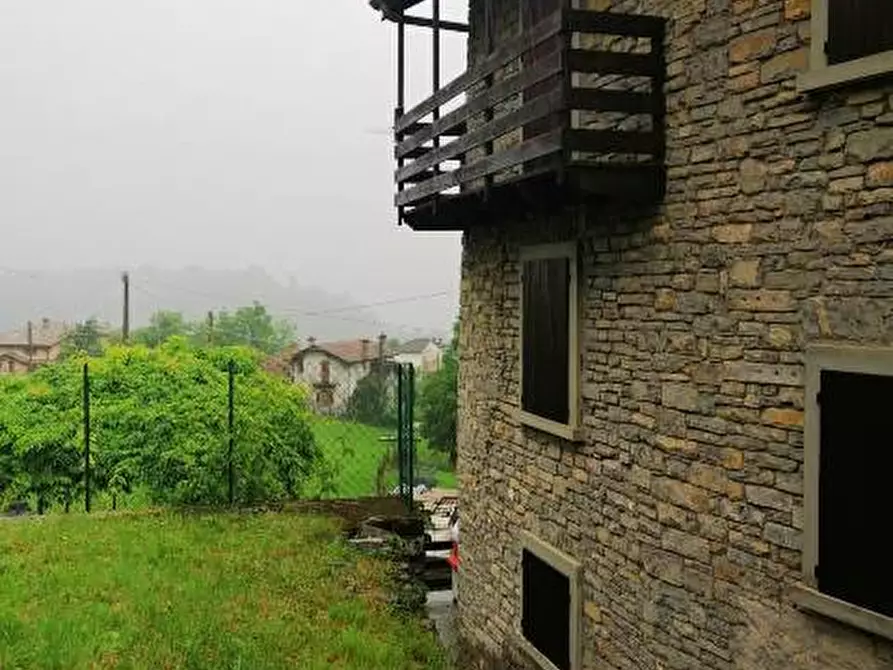 Immagine 2 di Villa in vendita  in Via Grumello a Corna Imagna