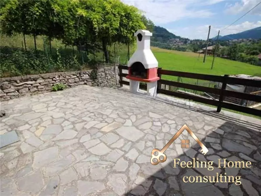 Immagine 4 di Villa in vendita  in Via Grumello a Corna Imagna