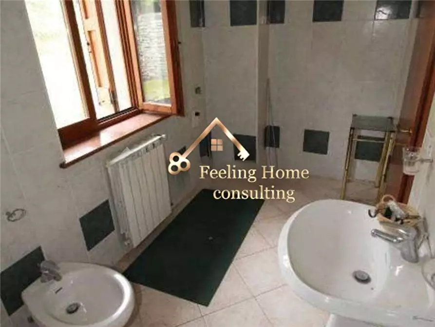 Immagine 5 di Villa in vendita  in Via Grumello a Corna Imagna