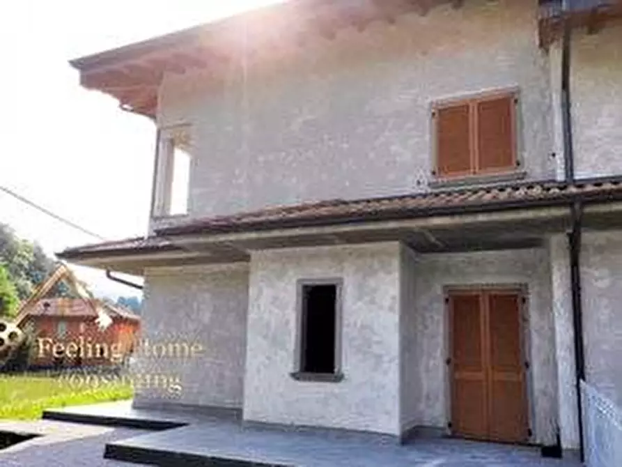 Immagine 3 di Appartamento in vendita  in Via Stoppani a Sant'omobono Terme