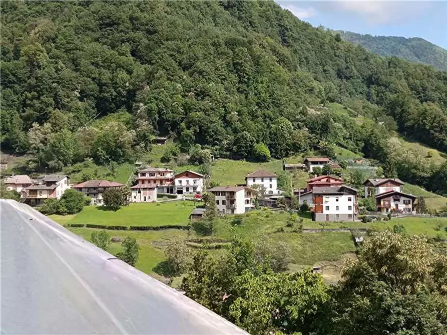Immagine 11 di Villa in vendita  a Val Brembilla