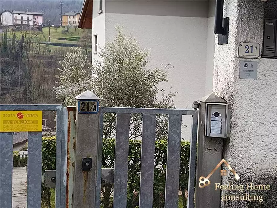 Immagine 17 di Villa in vendita  a Sant'omobono Terme