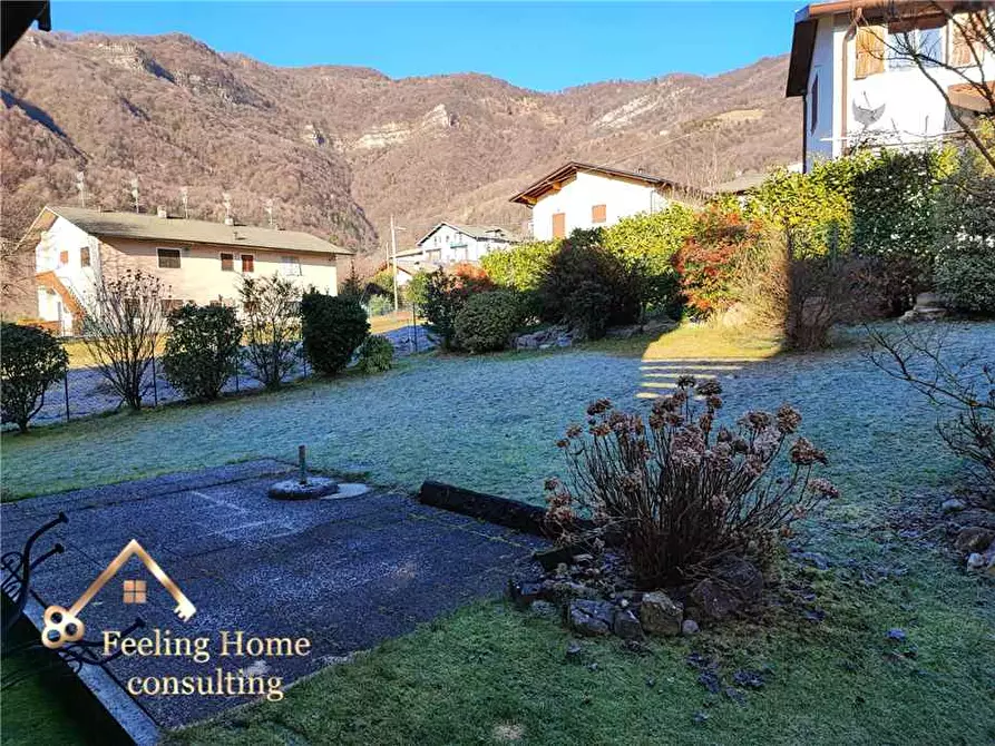 Immagine 2 di Appartamento in vendita  a Val Brembilla