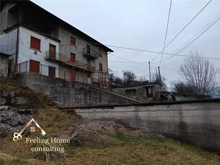 Immagine 1 di Villa in vendita  a Val Brembilla