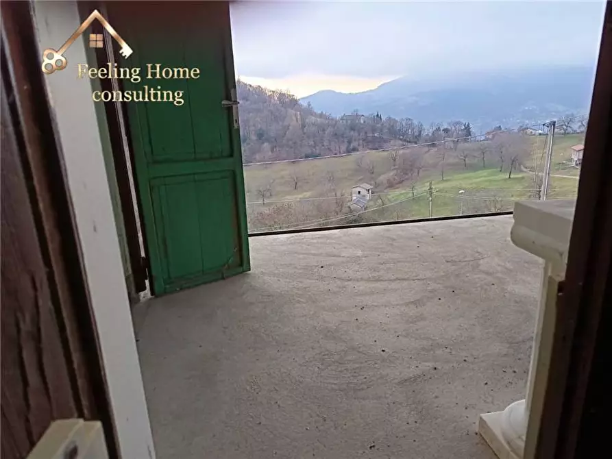 Immagine 19 di Villa in vendita  a Val Brembilla