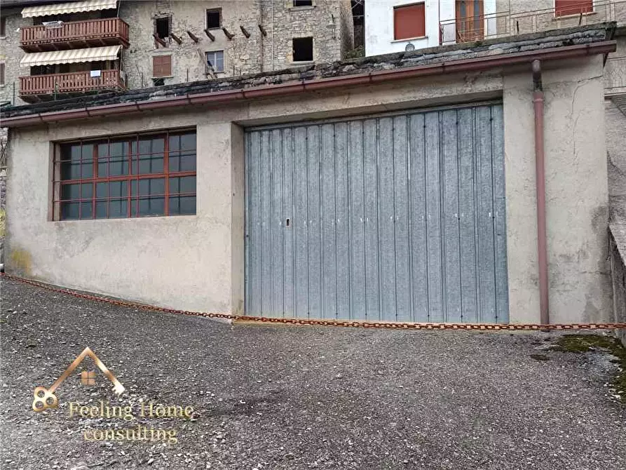 Immagine 6 di Villa in vendita  a Val Brembilla