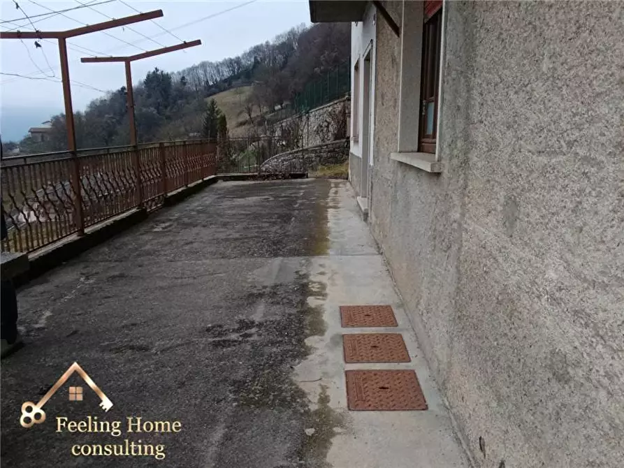 Immagine 8 di Villa in vendita  a Val Brembilla