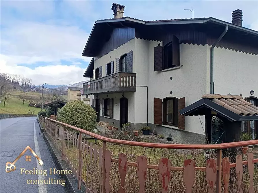 Immagine 1 di Villa in vendita  a Capizzone