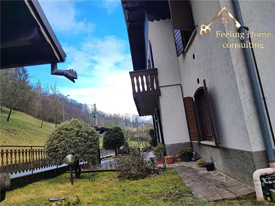Immagine 2 di Villa in vendita  a Capizzone