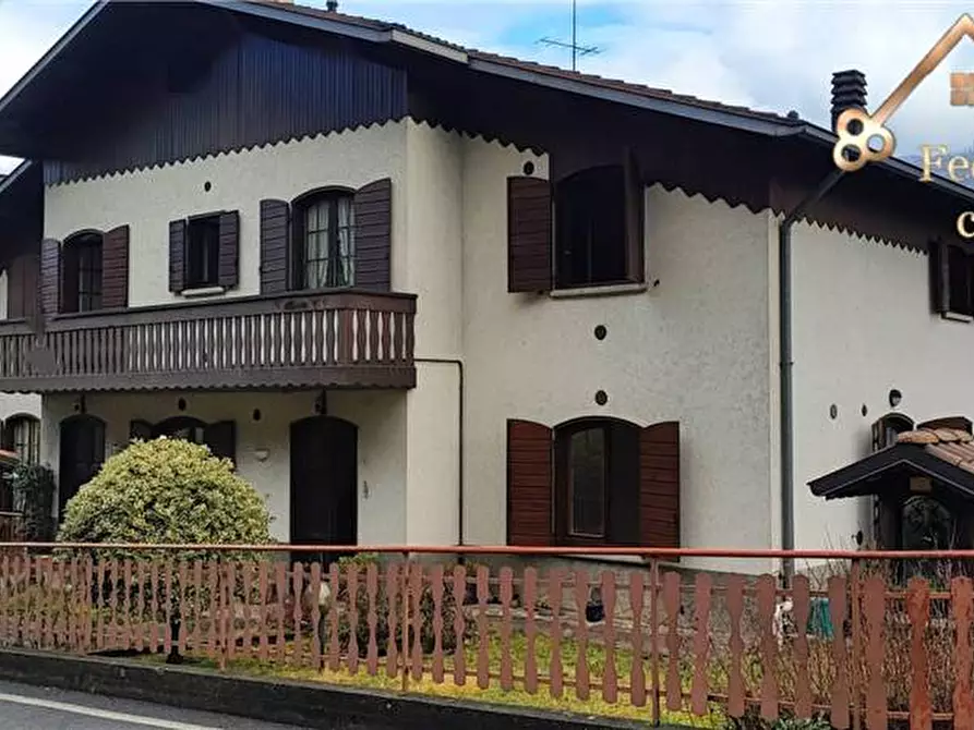 Immagine 27 di Villa in vendita  a Capizzone