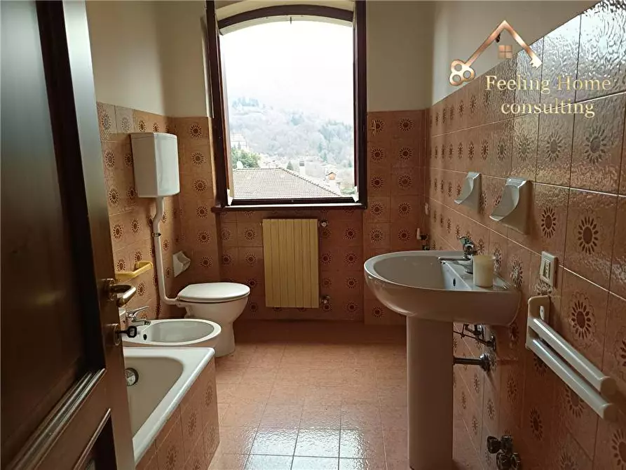 Immagine 31 di Villa in vendita  a Capizzone