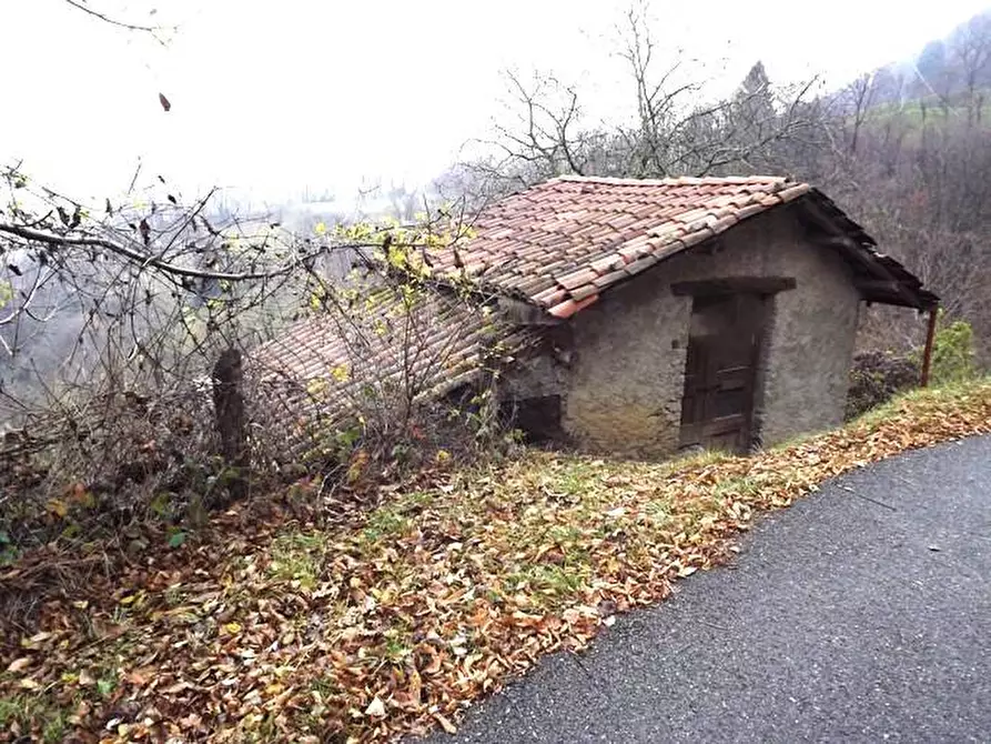 Immagine 1 di Terreno in vendita  a Val Brembilla