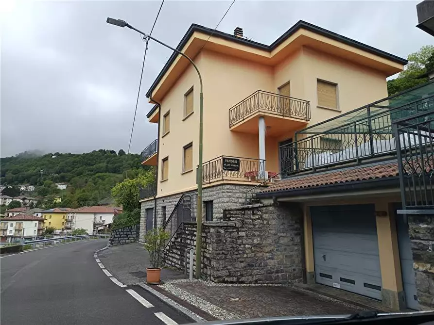 Immagine 3 di Villa in vendita  a Berbenno