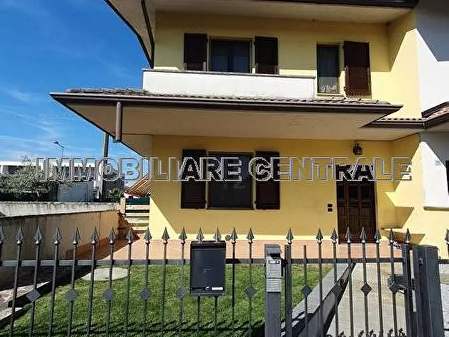 Immagine 3 di Villa in vendita  in Via Sondrio, 7/B a Bolgare