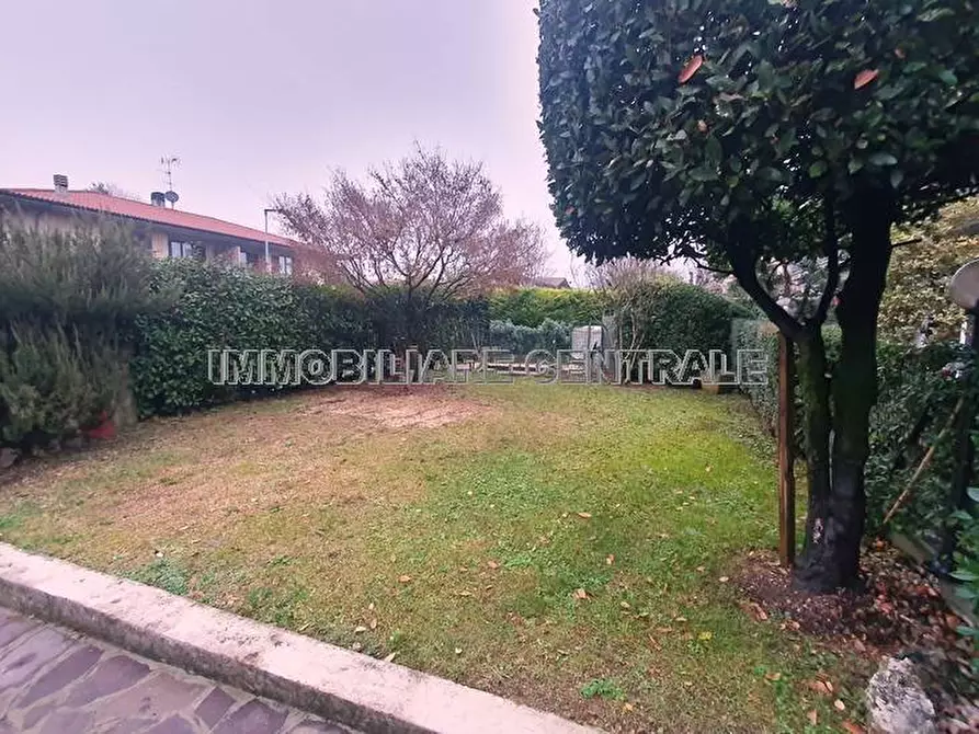 Immagine 13 di Appartamento in vendita  in Via Papa Paolo VI, 12 a Gorlago