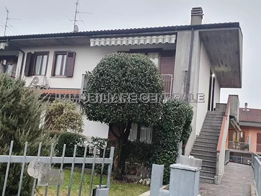 Immagine 2 di Appartamento in vendita  in Via Papa Paolo VI, 12 a Gorlago