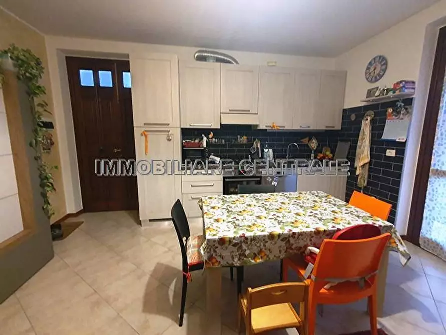Immagine 3 di Appartamento in vendita  in Via Papa Paolo VI, 12 a Gorlago