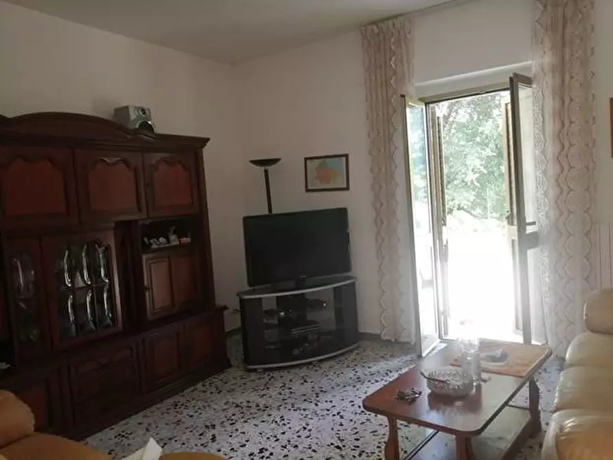 Immagine 3 di Villa in vendita  a Rosciano