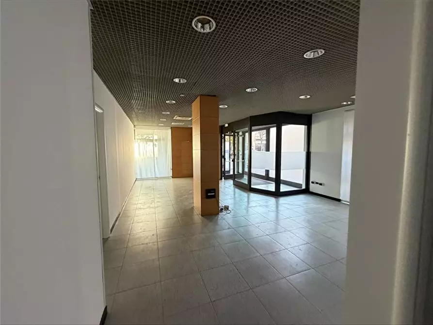 Immagine 2 di Deposito in affitto  a Pescara