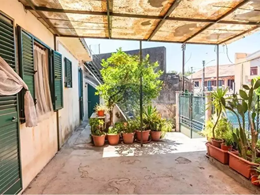 Immagine 2 di Villa in vendita  in Via Leone a Aci Bonaccorsi