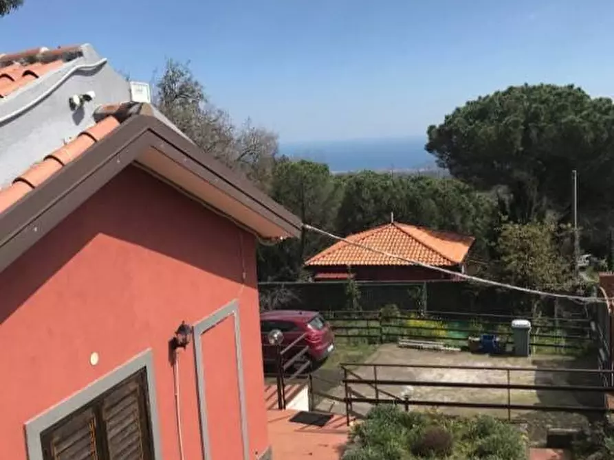 Immagine 1 di Villa in vendita  in Via Vecchia Sarro, 1 a Zafferana Etnea