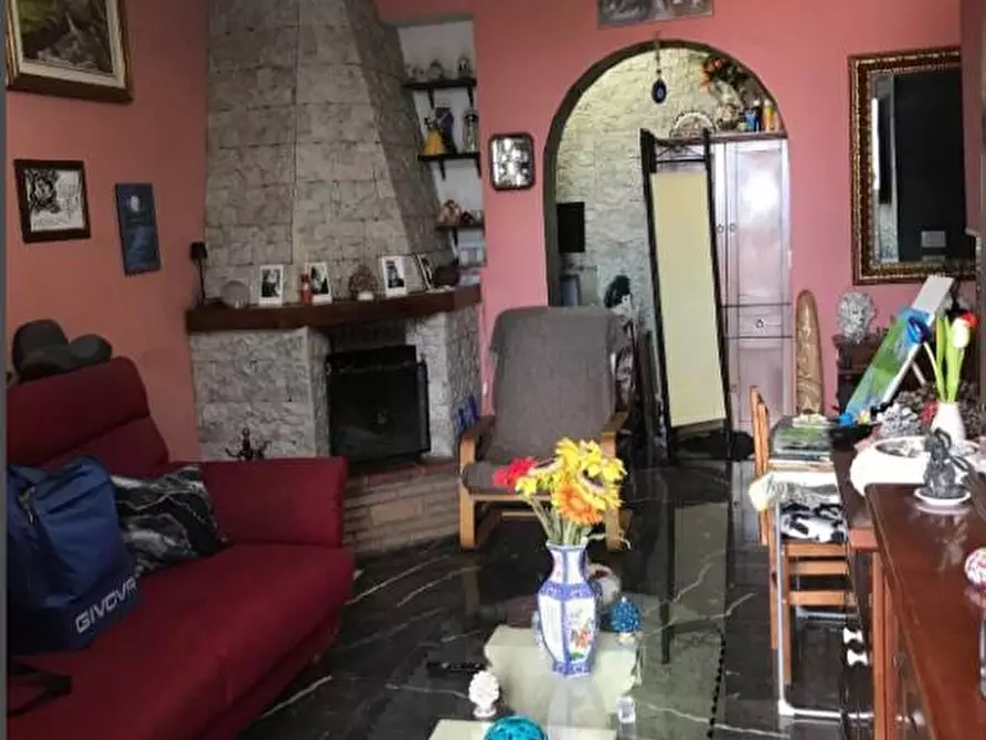 Immagine 5 di Villa in vendita  in Via Vecchia Sarro, 1 a Zafferana Etnea
