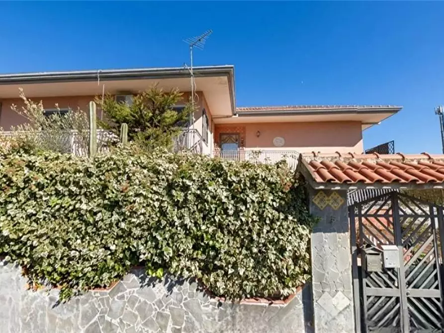 Immagine 1 di Villa in vendita  in Via Quattro Altarelli, 1 a Mascalucia
