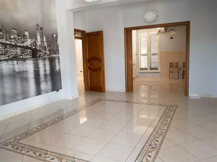 Immagine 4 di Villa in vendita  in Via Quattro Altarelli, 1 a Mascalucia