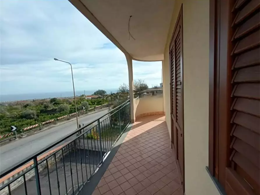Immagine 2 di Appartamento in vendita  in Via nazionale guardia, 137 a Acireale