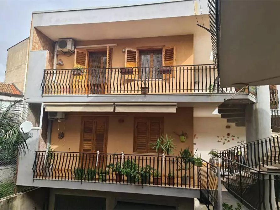 Immagine 2 di Appartamento in vendita  in Via grotticelle, 37 a Acireale