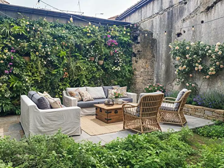 Immagine 5 di Villa in vendita  in Via Cavour, 43 a Trecastagni