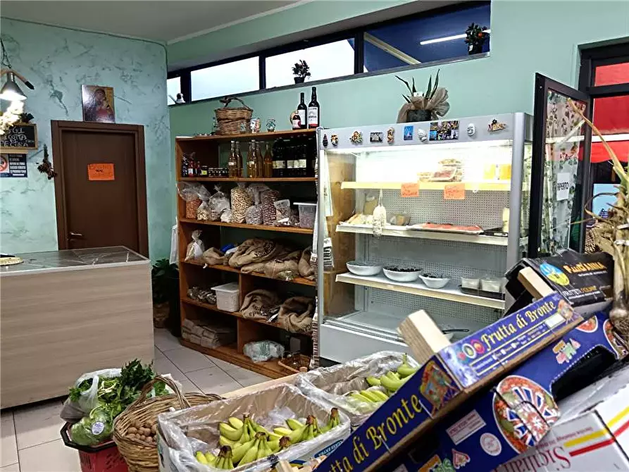 Immagine 3 di Attività commerciale in vendita  in Via Pietro Novelli, 131 a Catania