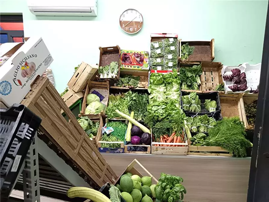 Immagine 4 di Attività commerciale in vendita  in Via Pietro Novelli, 131 a Catania