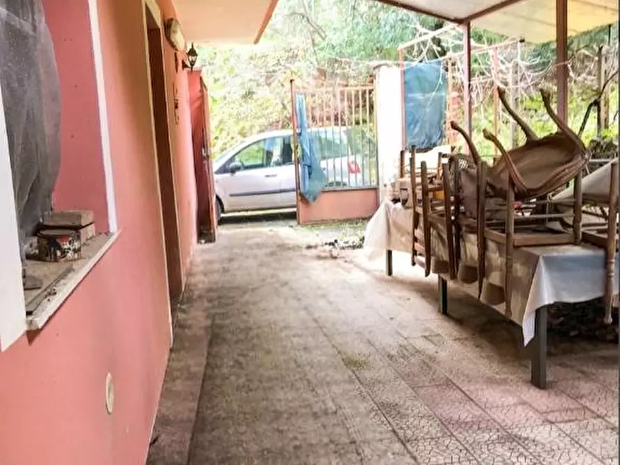 Immagine 2 di Villa in vendita  in Via Sciare Pennisi, sn a Zafferana Etnea