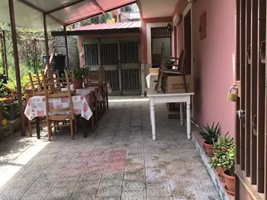 Immagine 3 di Villa in vendita  in Via Sciare Pennisi, sn a Zafferana Etnea