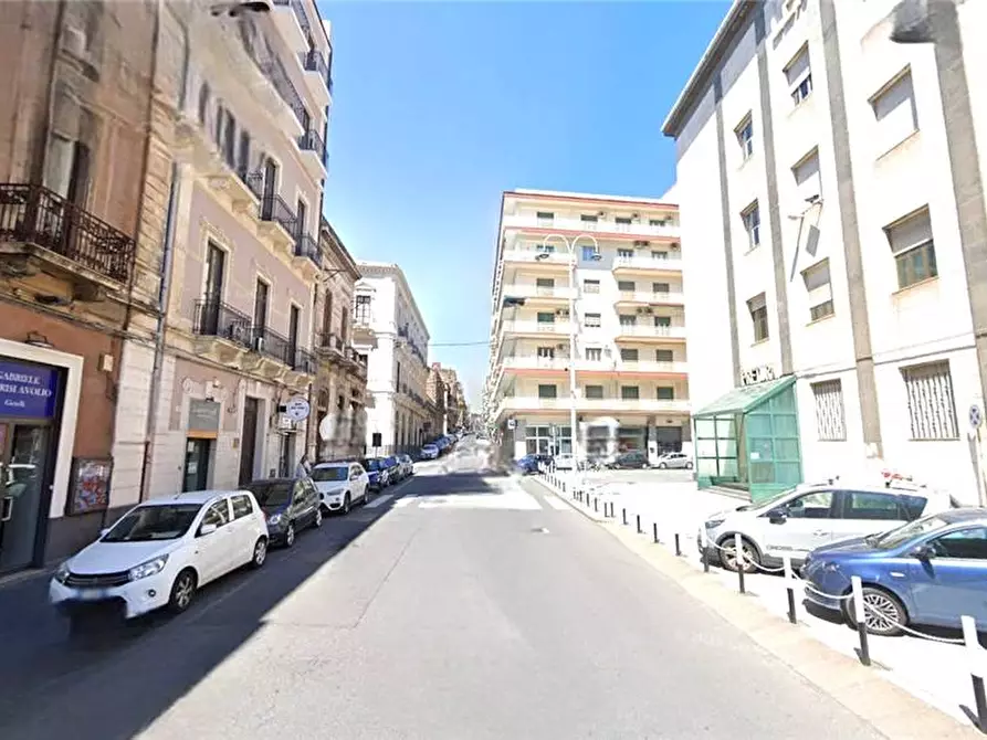 Immagine 1 di Deposito in affitto  in Via Vincenzo Giuffrida, 33 a Catania