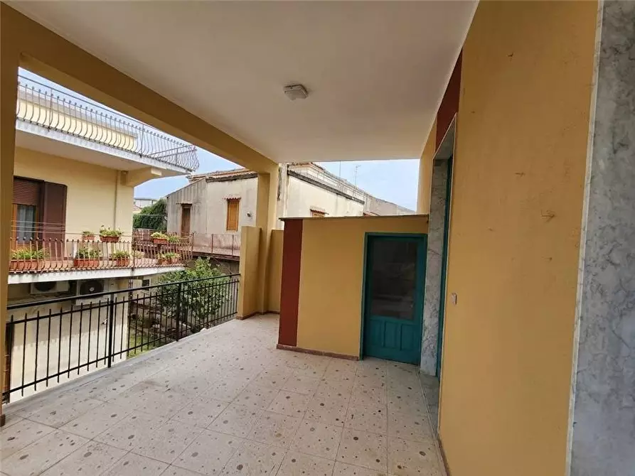 Immagine 2 di Villa in vendita  in Via Vincenzo Bellini, 11 a Viagrande