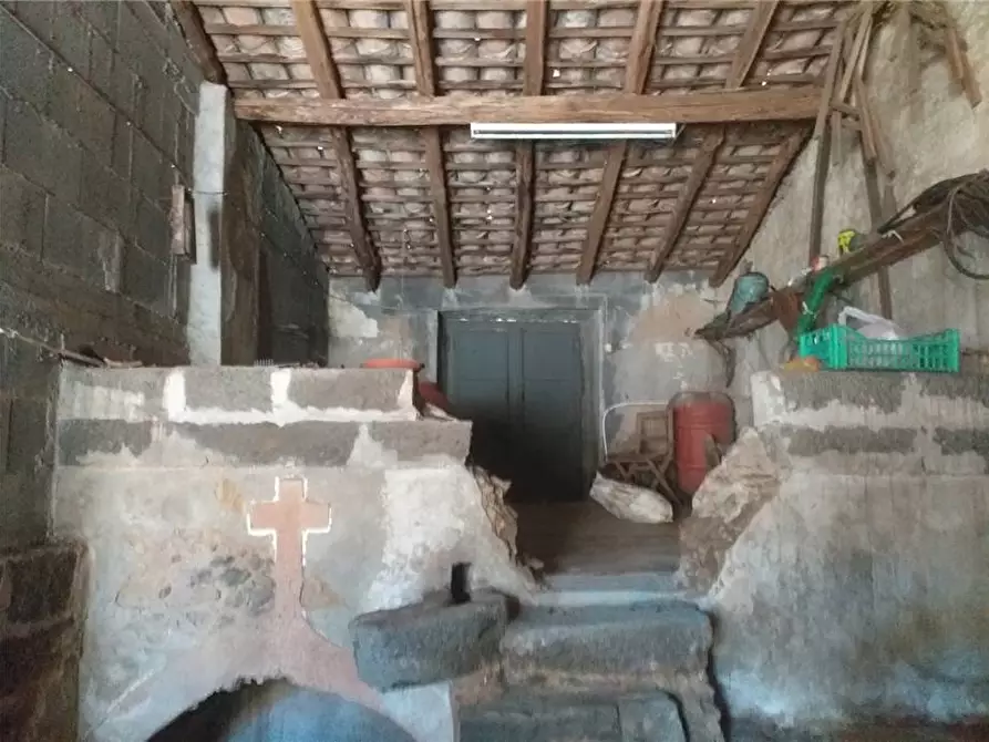 Immagine 4 di Villa in vendita  in Via tavola, sn a Piedimonte Etneo