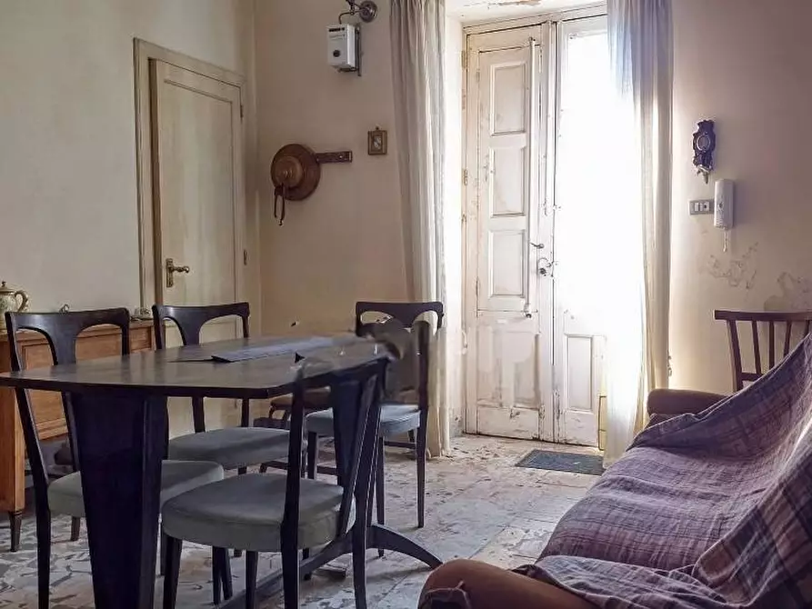 Immagine 5 di Villa in vendita  in Via tavola, sn a Piedimonte Etneo