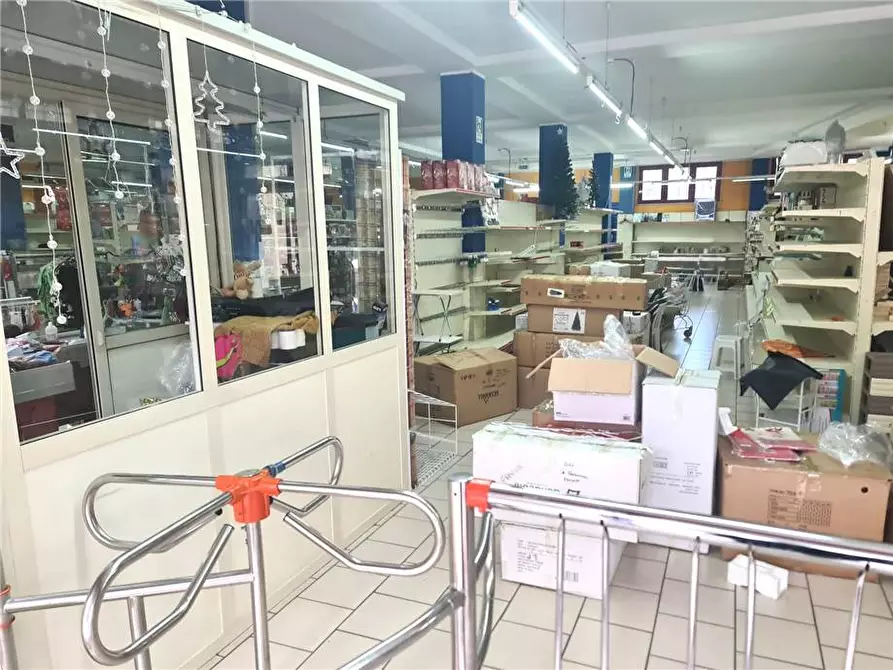 Immagine 5 di Deposito in affitto  in Via cavalieri di vittorio ven a Bronte