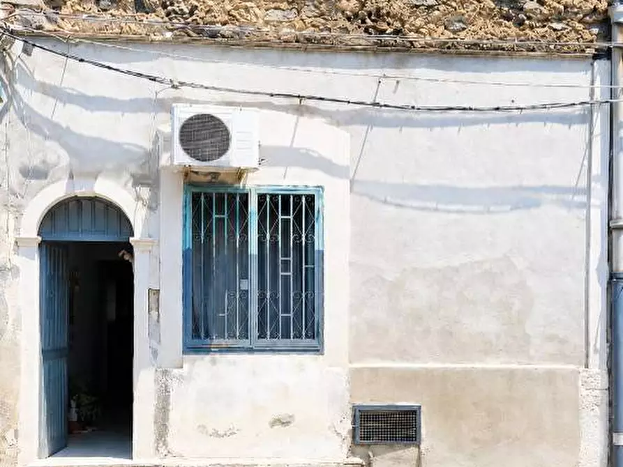 Immagine 1 di Villa in vendita  in Via Regina Bianca a Catania