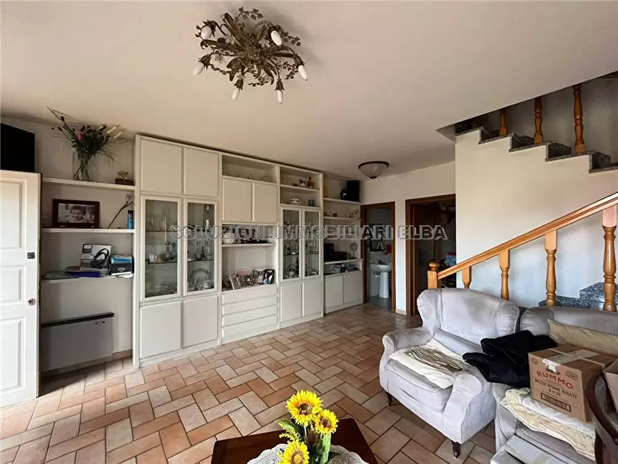 Immagine 1 di Villa in vendita  in Via Via Del Brunello a Portoferraio