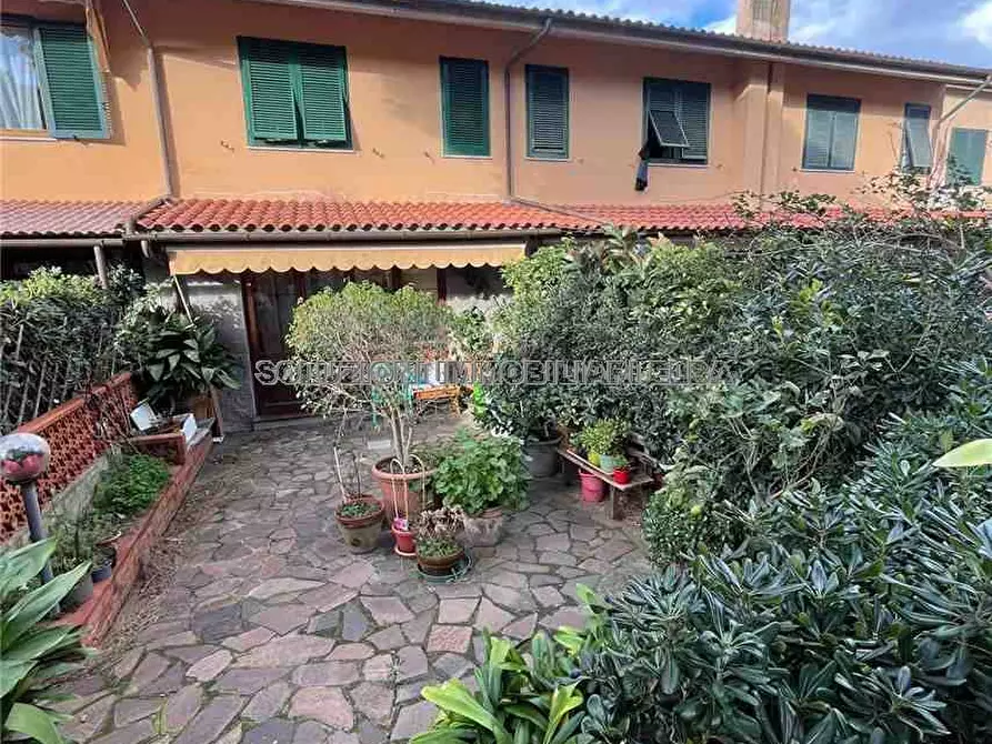 Immagine 15 di Villa in vendita  in Via Via Del Brunello a Portoferraio