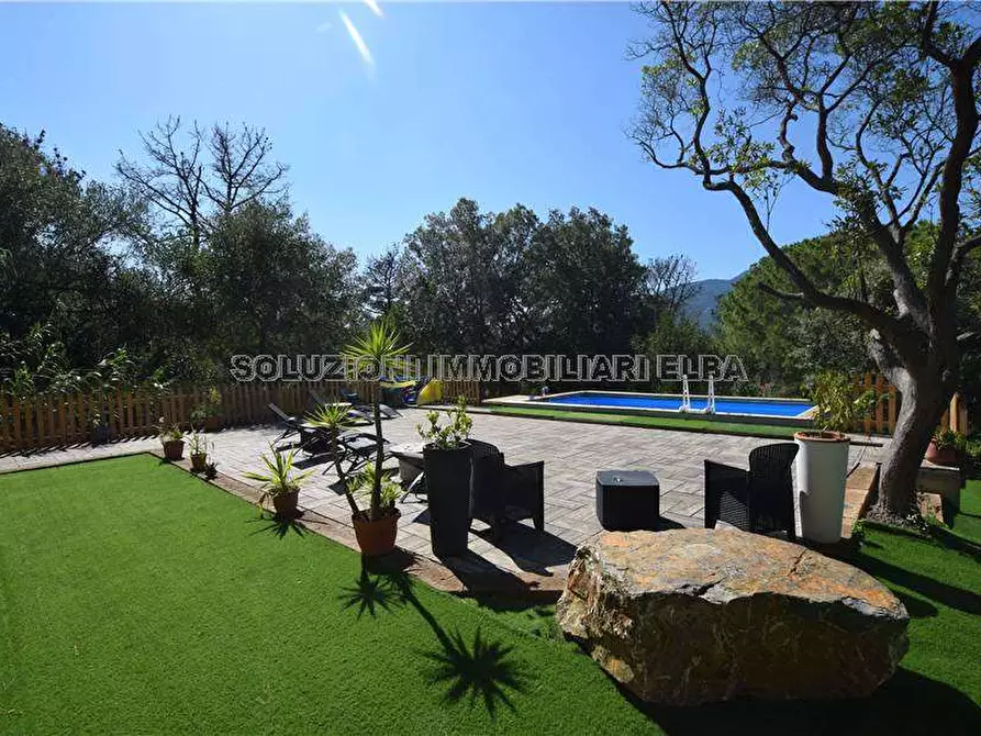 Immagine 1 di Villa in vendita  a Campo Nell'elba